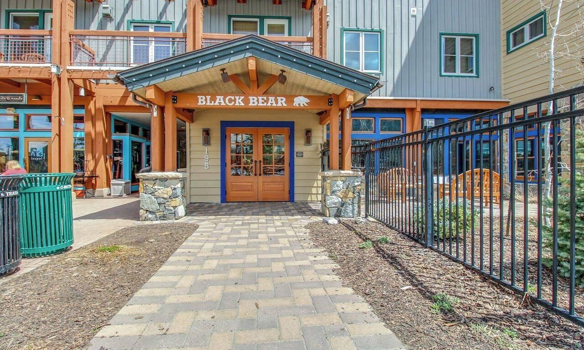 Keystone Condo | Updated River Run Village 2BR Black Bear condo 50yds to gondola - w/swim area!
