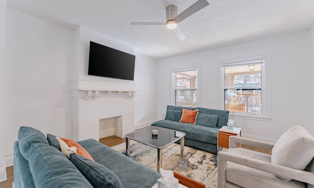 University Circle House | Upscale 5BR Stay by Little Italy, CWRU, & Downtown