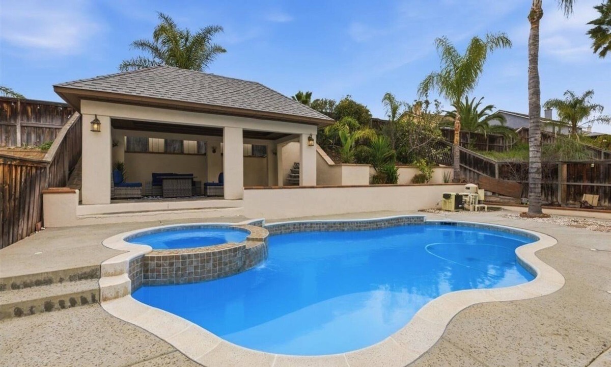 Temecula House | Upscale Family Retreat 5BR/3BA w/Pool 30 day Stay