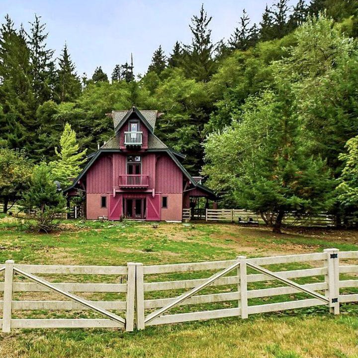 Berry Glenn House | Upscale Farmhouse Cabin Encircled by Redwoods, Northern California