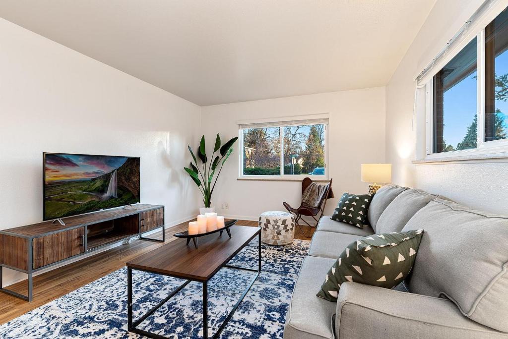 University Acres Apartment | Urban Oasis Near Old Town & PVH - Dog Friendly!