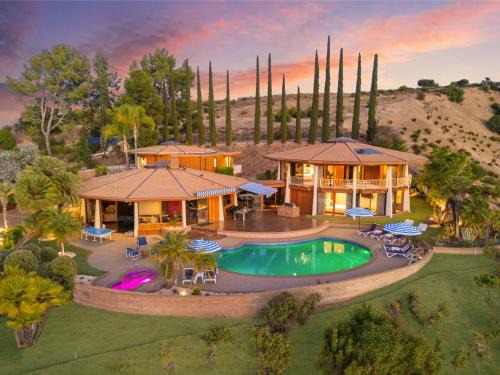 Encino Villa | Via Vallarta