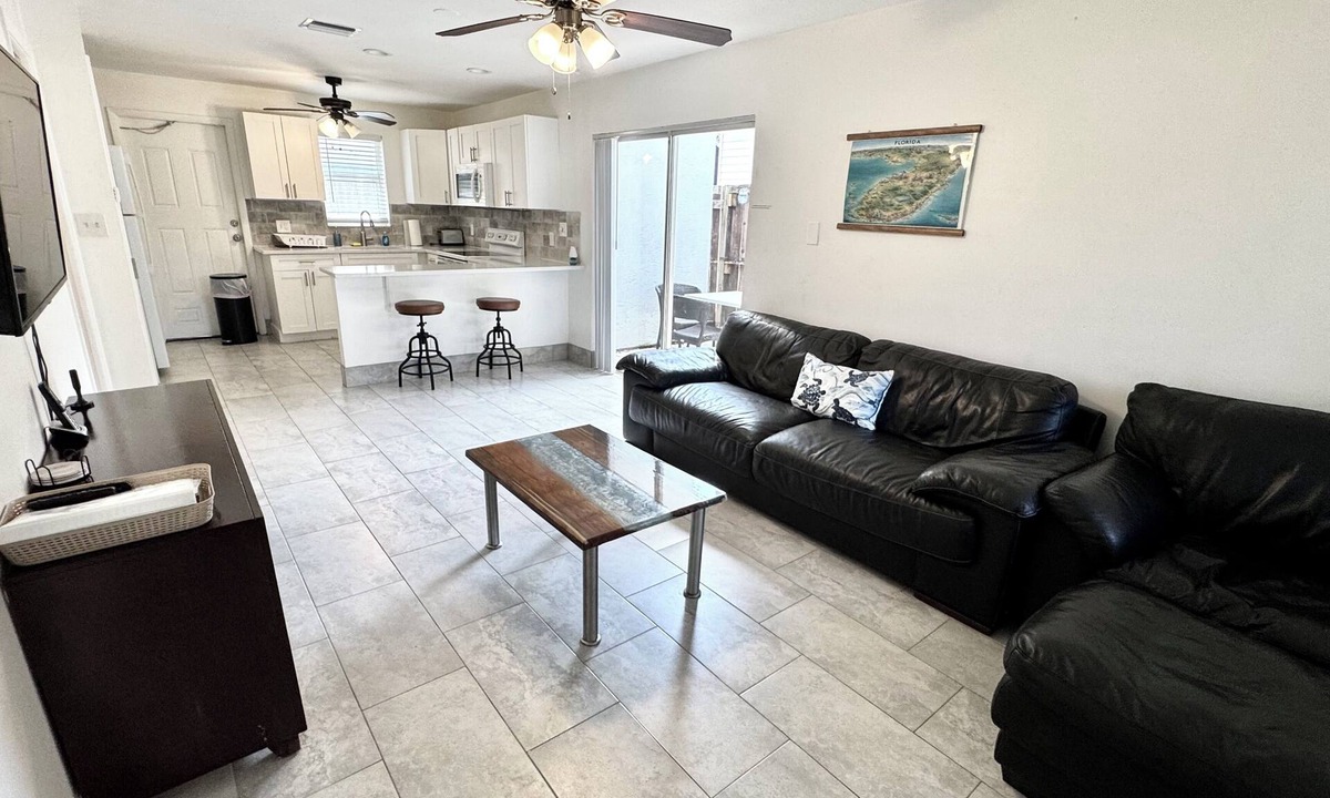 Poinciana Park Apartment | Victoria's Retreat-Close to Airport, Cruiseport, Whole Foods