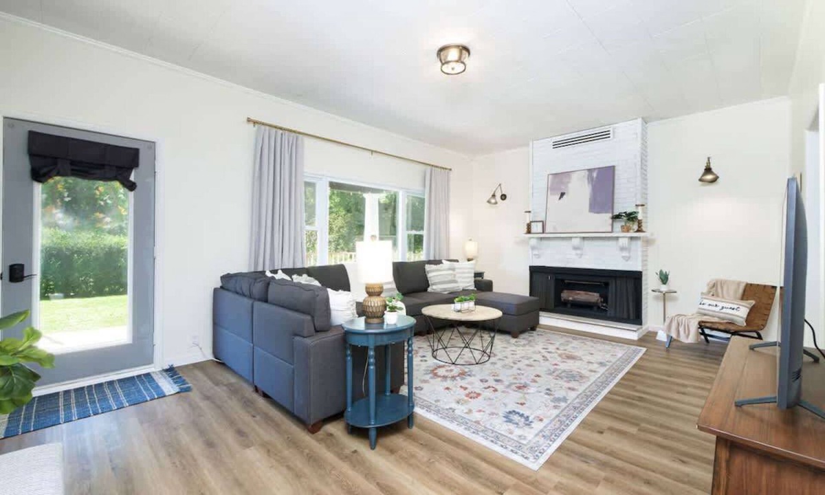 Port Clinton House | Walk To Beach - Modern Design - 5Bed - 3Full Bath