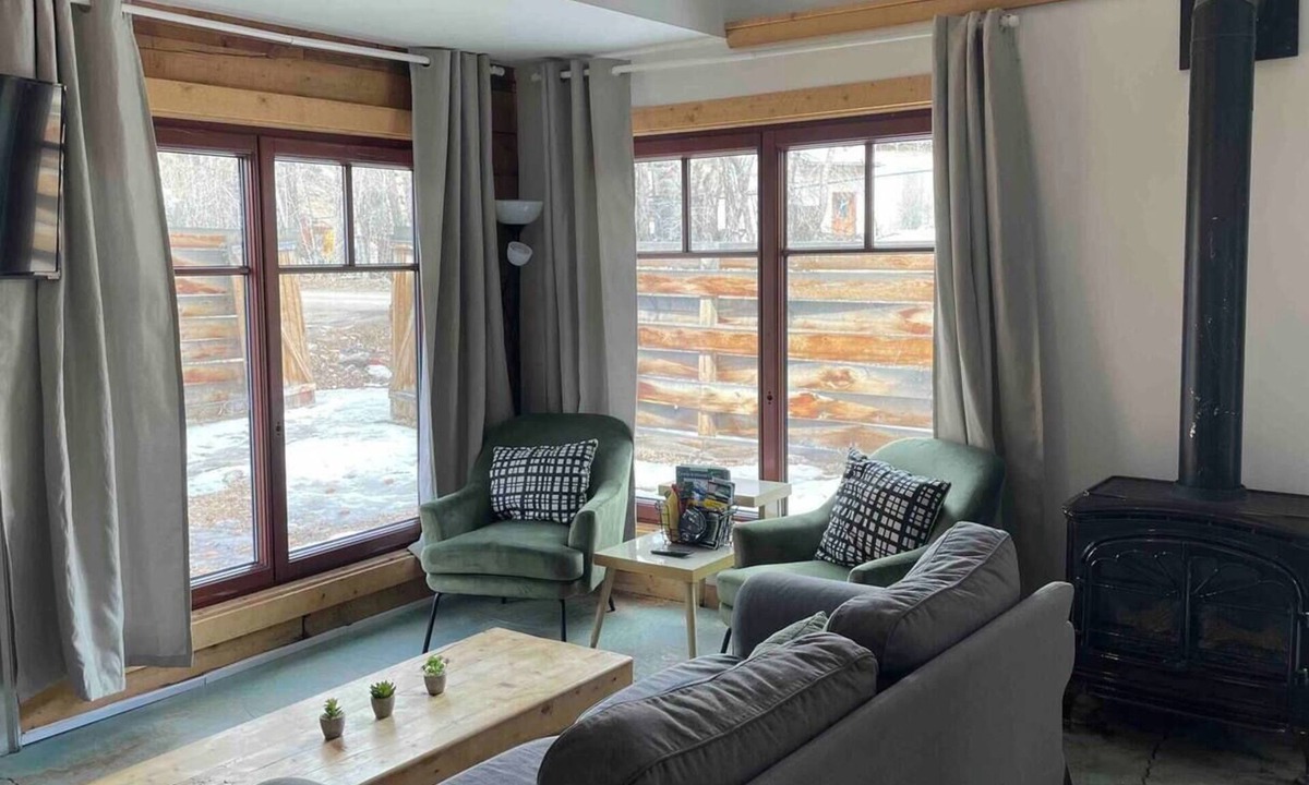 Creede House | Walk to Downtown Creede | Pet-Friendly | Mountain Views | Fenced Yard