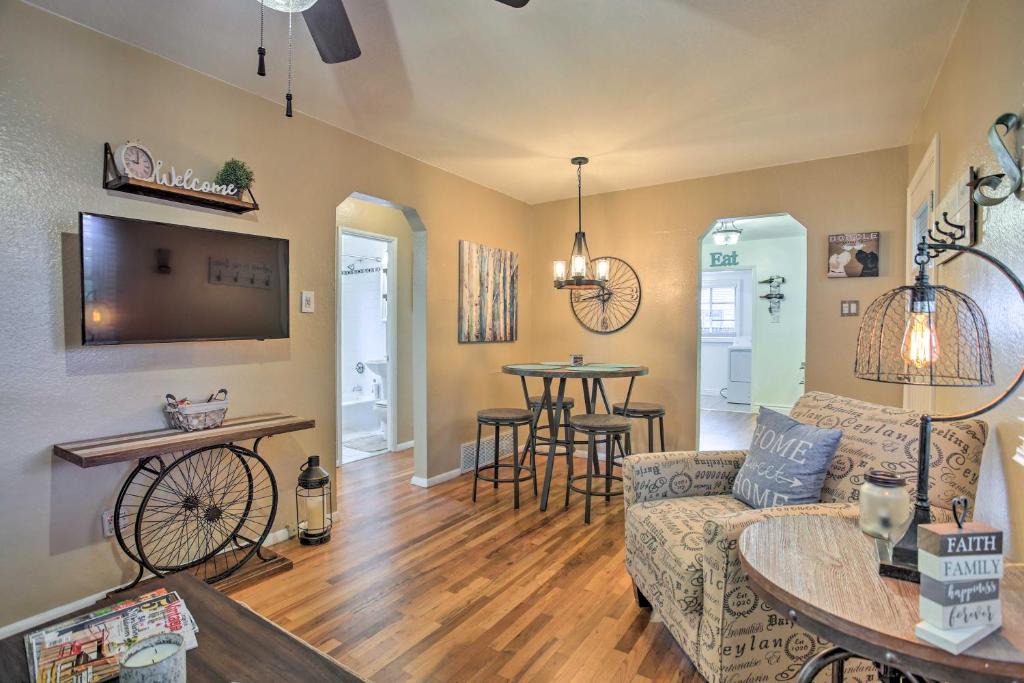 Littleton House | Walk to Dtwn Littleton: Updated Pet-Friendly Home