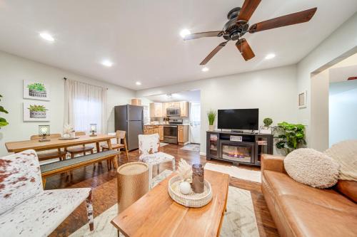 Geneva-on-the-Lake House | Walk to GOTL Strip! Family Cottage w/Laundry