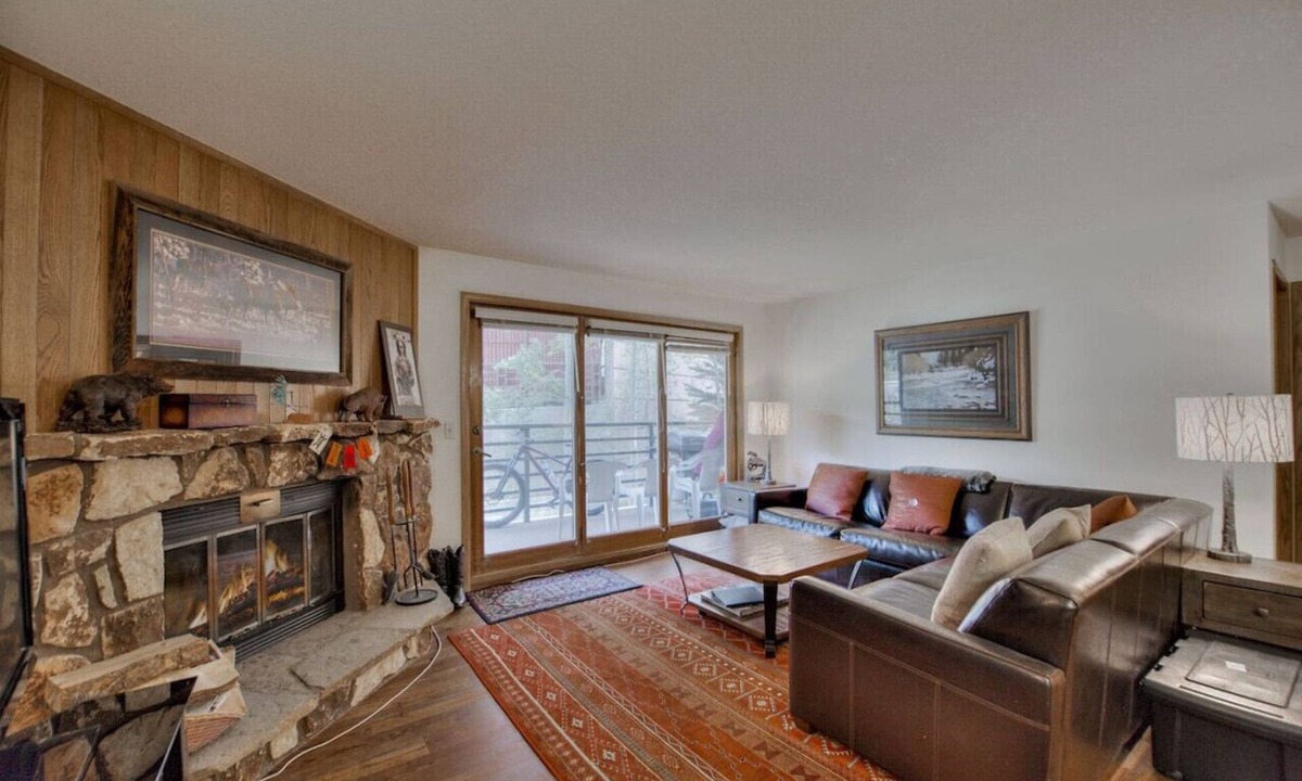 Mountain House Condo | Walk to Keystone Lifts! Cozy 2BR Condo w/Pool, Hot Tub & Fireplace