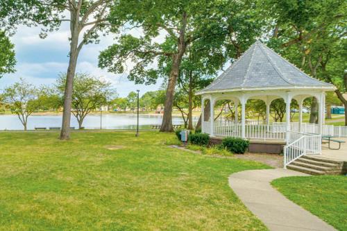 Barberton Apartment | Walkable Barberton Apartment: 9 Mi to Akron!