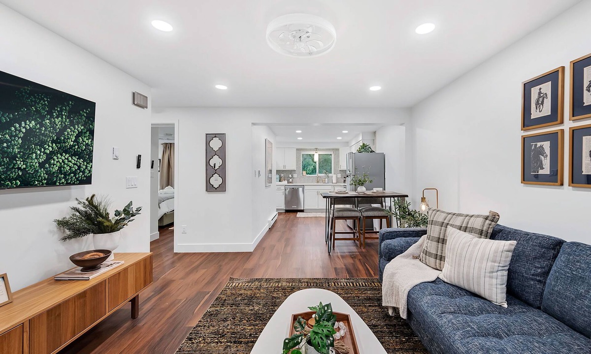 Berkley Apartment | Warm Mid-Mod Denver Apt w/King Bed & Luxe Bedding and Private Office