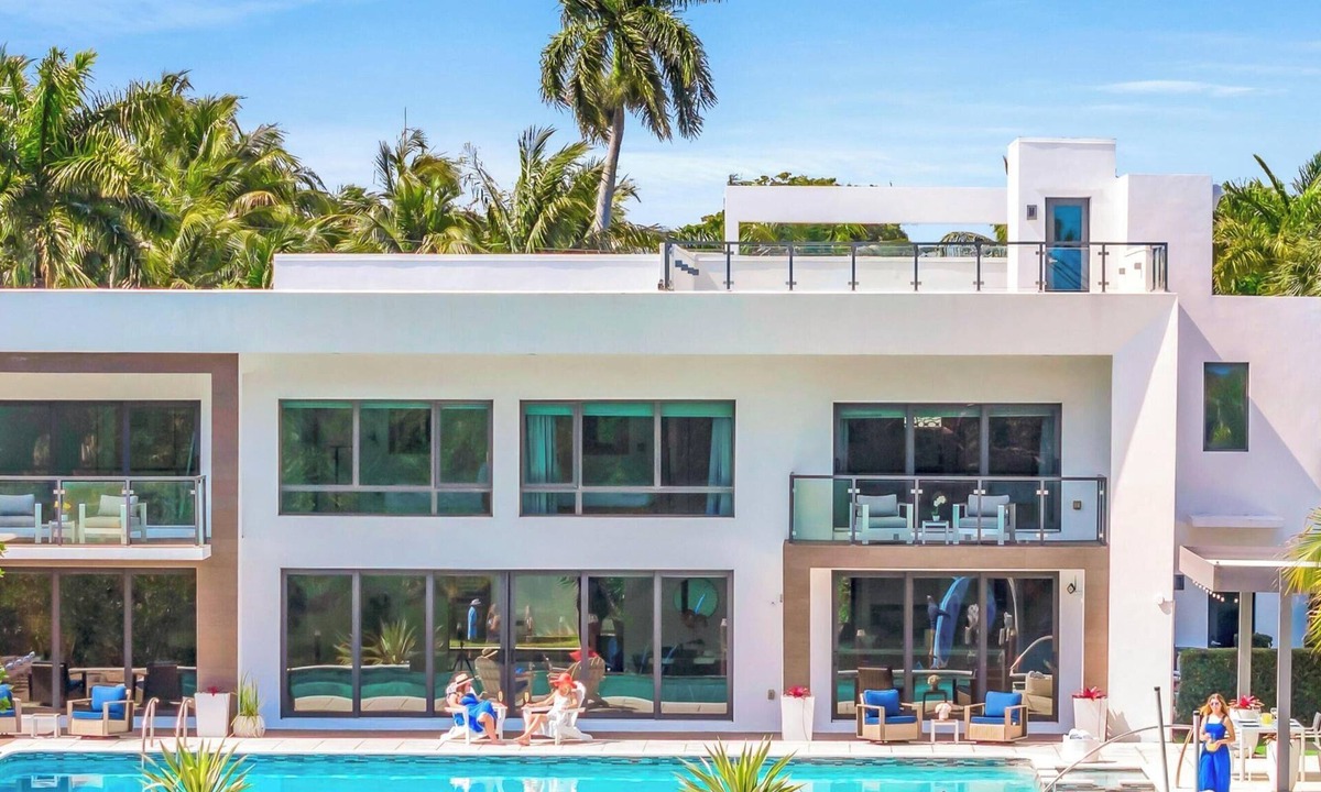 Harbor Beach Villa | Waterfront Masterpiece Villa/Grand Heated Pool/Seabreeze Key