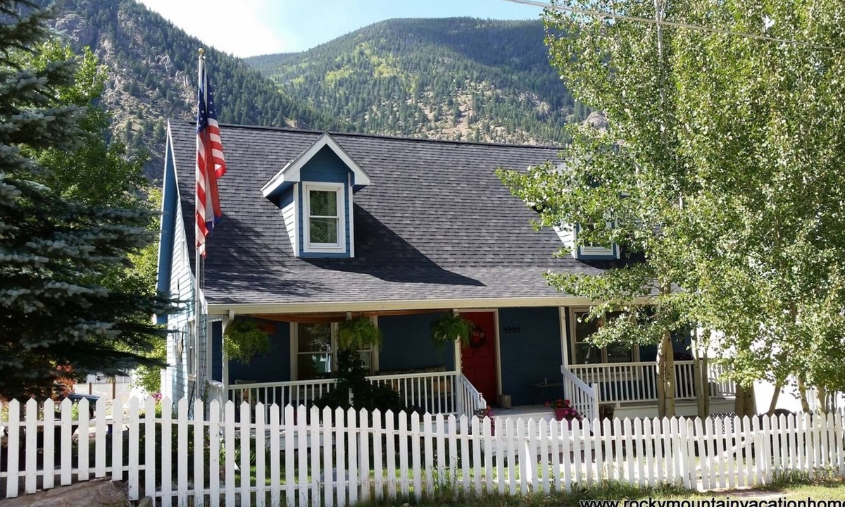 Historic District House | We don't have a hot tub, but pets stay FREE!