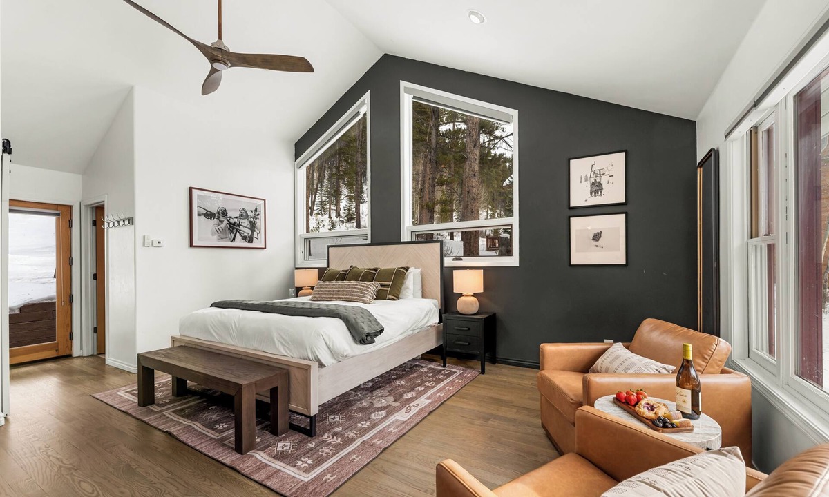 Blue River Cabin | Wellness Cabin w/Sauna Cold Plunge Hot Tub No Cleaning Fee