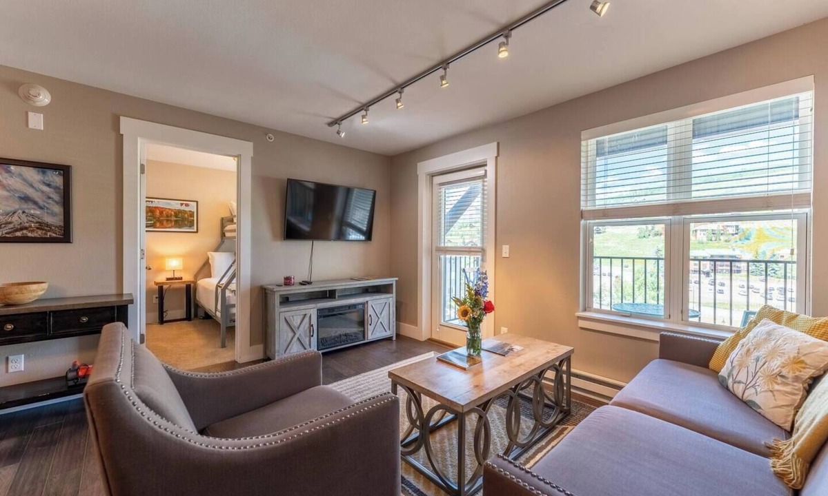 Mount Crested Butte Apartment | West Elk Warming House: Hot Tub, Dog Considered*