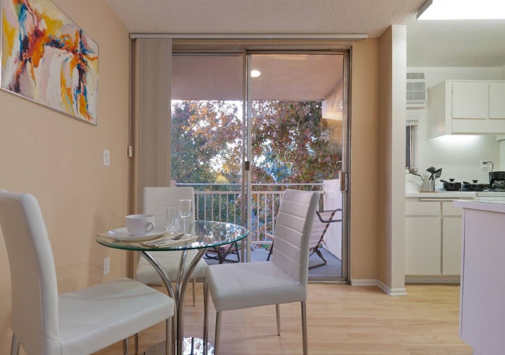 Tri-West Apartment | West Hollywood Studio with Rooftop Pool!!!
