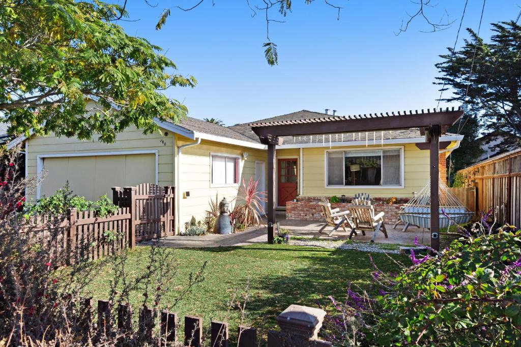 Westside Santa Cruz House | Westside Beauty