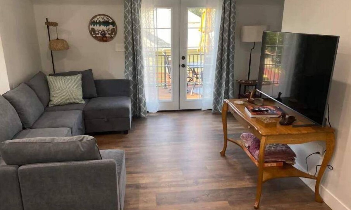 Colorado Springs Apartment | Westside Stairway to a Haven in Old Colorado City at the base of Pikes Peak