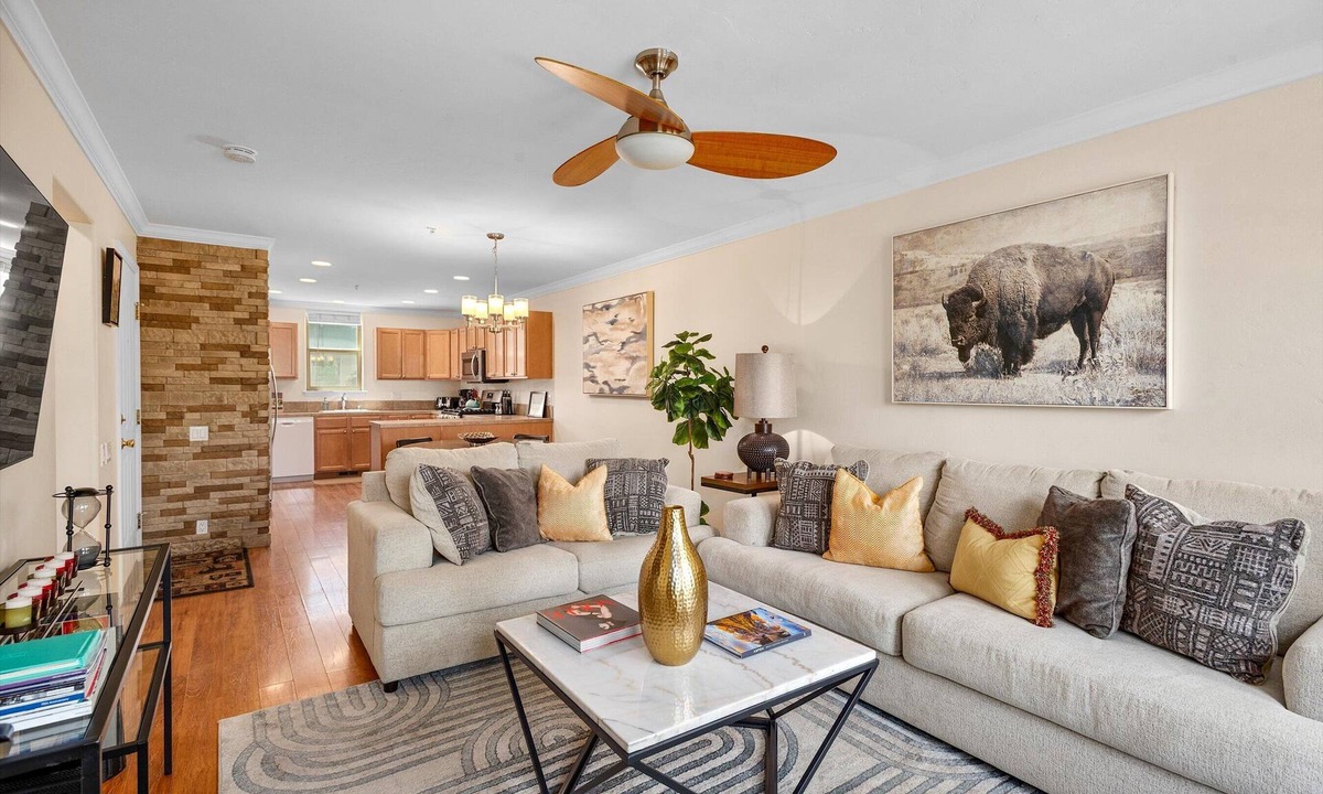 Basalt House | Willits Lakeside Townhome, 18 miles to Aspen
