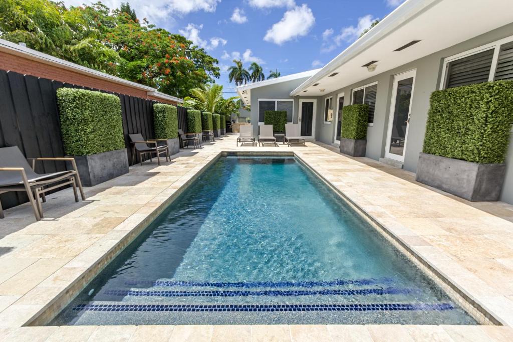 Wilton Manors Apartment | Wiltonplex B