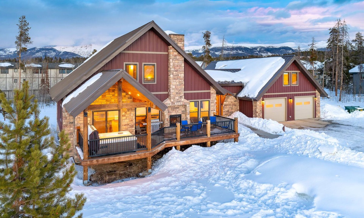 Fraser House | Winter Park Ranch Home I Hot Tub I Great Views I Bunk Room I Game Room I Discounted Attractions