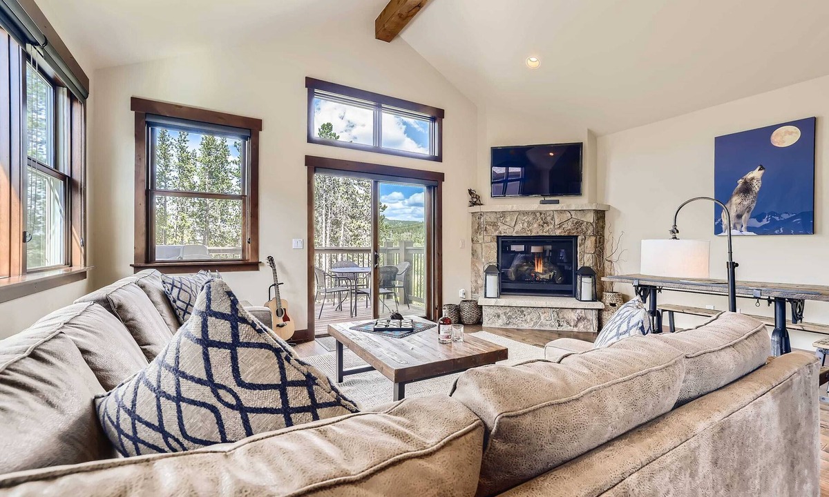 Warrior's Mark House | Wolf Moon Lodge | On Shuttle | Walk to Main Street