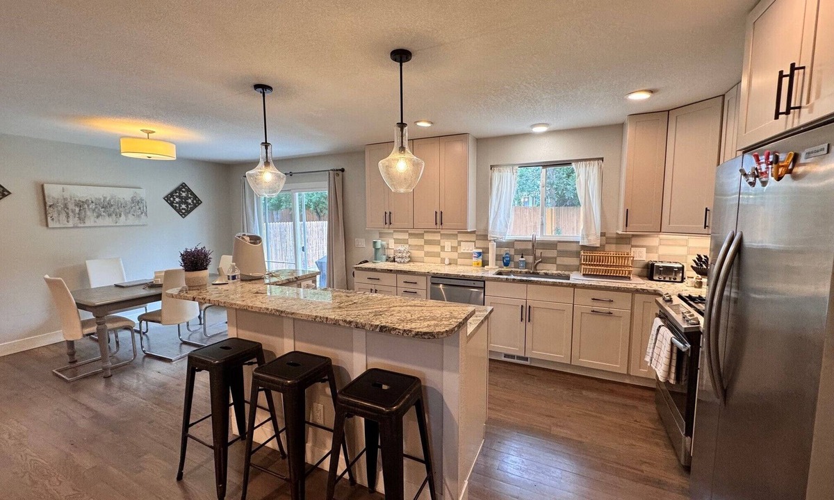 Littleton House | Wonderful 5-bedroom house with AC in Centennial
