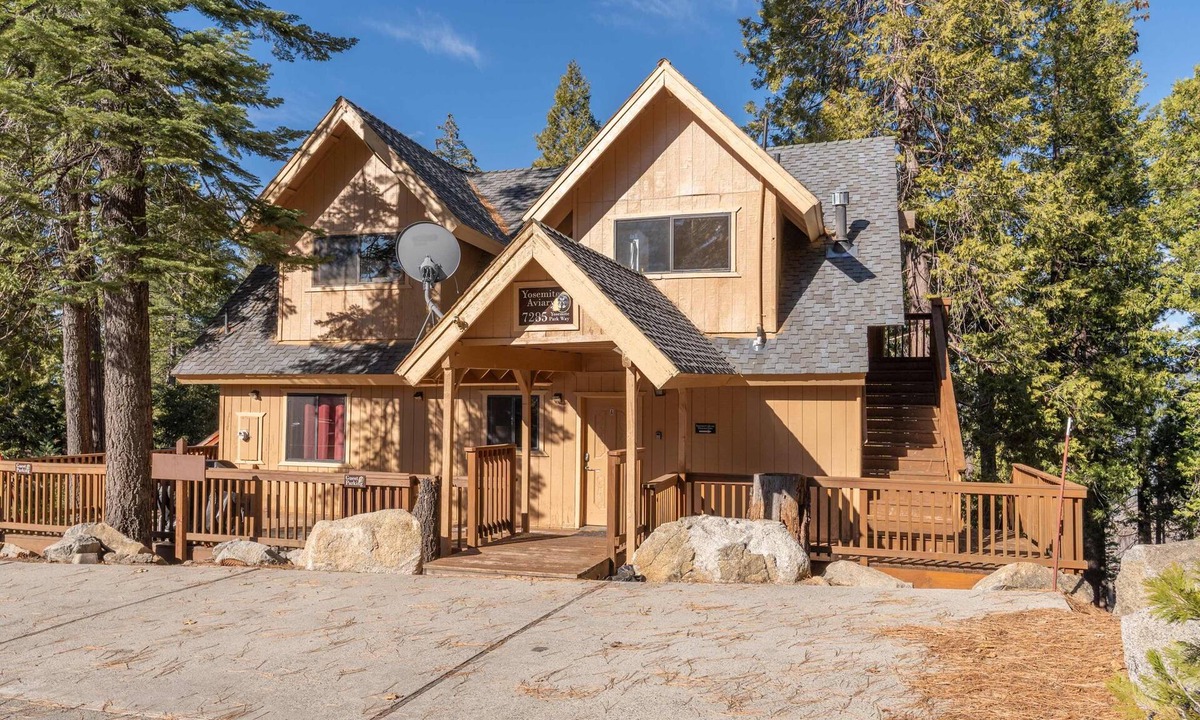 Yosemite West House | Yosemite West Home Inside Park Gates Sleeps 6