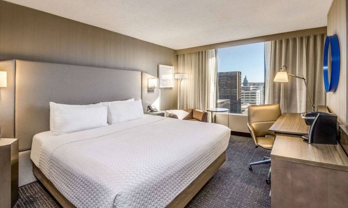 Downtown Denver Hotel | Your Home Away From Home! Pet-Friendly, Near Denver International Airport