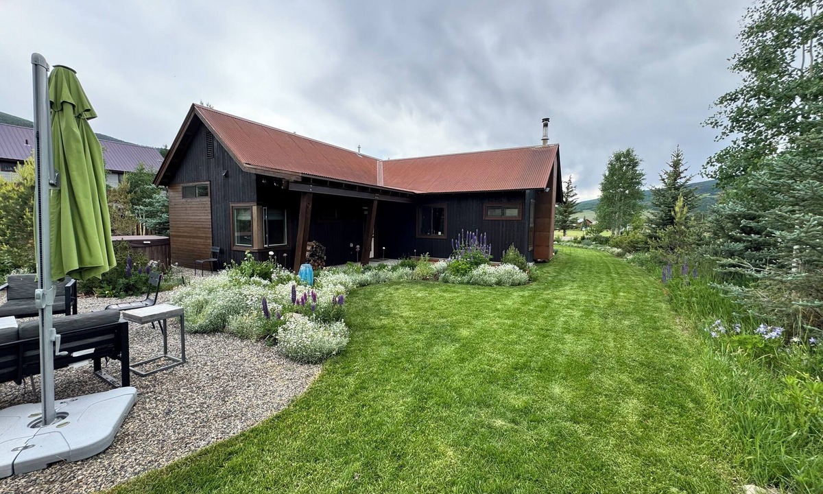 Crested Butte South House | Your Summer Escape: Cozy Ranch, Hot Tub Bliss, and Town Shuttle Steps Away!