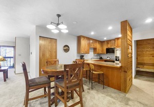 106 m² Condo ∙ 2 bedrooms ∙ 6 guests