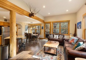 8767 Trappers Crossing condo