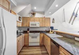 Amazing Breckenridge location, Beautiful views, Two blocks from Main Street!