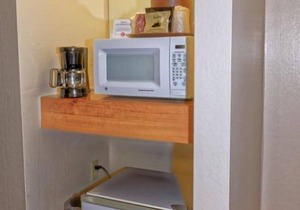 Colorado Getaway! Close to Colorado River State Park! Pool! Pet-Friendly!