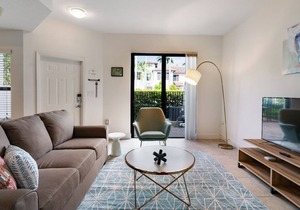Kasa | Sunny Space Close to Shopping | Fort Lauderdale