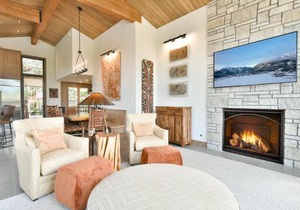 Lonestar Lodge: Sweeping Mountain Views, Hot Tub Patio