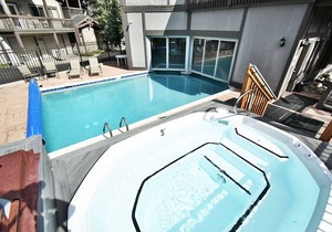 On River, Pool, 2 Hot Tubs! Walk to Main St Dining, Shops, Events
