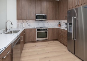 Ski-In & Out Your Doorstep! Lovely Interior, Pool/Hot Tub!
