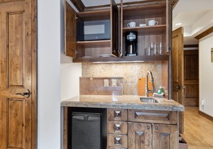 The Aspen Mountain Residences Luxury Studio King Room Mountainside