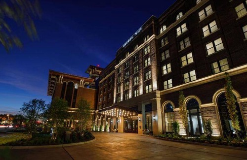 Historic Downtown Grapevine Hotel | 108 m² Hotel ∙ 127 guests