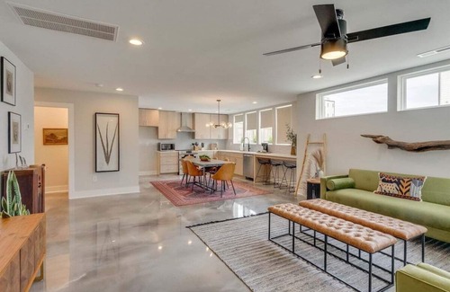 East Nashville House | East Nash ~ Rooftop Fire pit ~ Sleeps 12