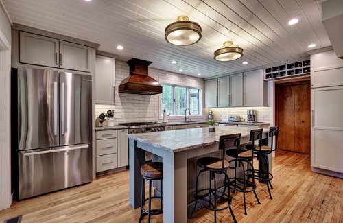 Cullowhee House | Glenside at the Point - Lake Front Home With a Private Dock and Plenty of Outdoor Space