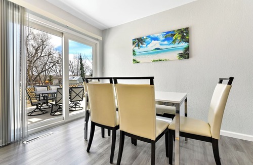 Cheyenne Meadows House | ᨒStylish 4BR/Movie Lounge/10 min to Ft Carsonᨒ