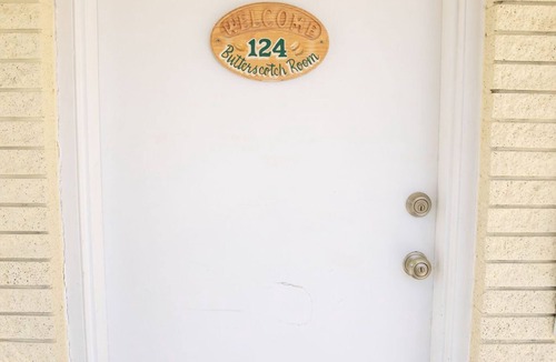 Sevier Apartment | 0124) Candy Suite 124