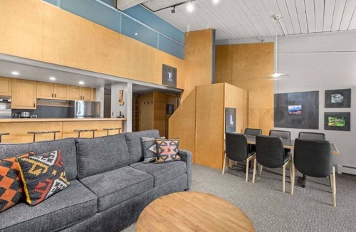 Snowmass Village Condo | 1 Bdrm and Loft 2 Bath Stonebridge Condos 724