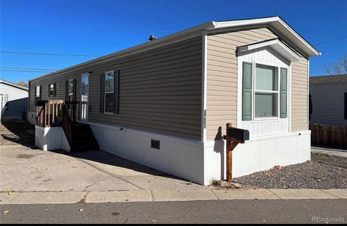 Golden House | 1-bed mobile home with AC, pool,&gym.10 min to Red Rocks 20min Evergreen or City