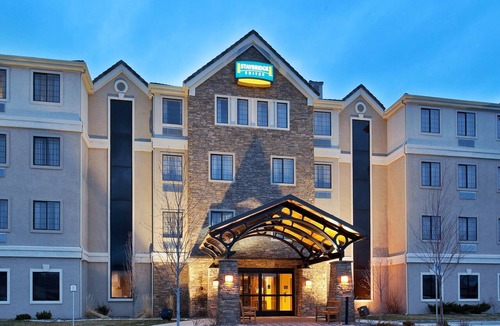 Reno/Tahoe Airport Condo | 1-Bedroom King Suite | Free Breakfast & Pool Reno
