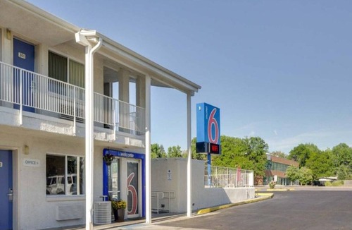 North Alameda Apartment | 1 Full Bed|Mobility Access Tub| NS