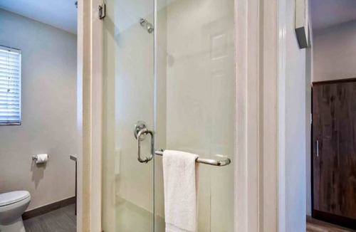 Rosemead Apartment | 1 King Bed | Non-Smoking, Micfridge, Sofa-Bed