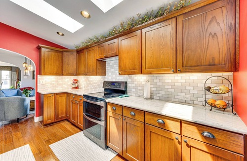 West Colorado Springs House | 1 Mi to Attractions: Getaway w/Mtn Views!