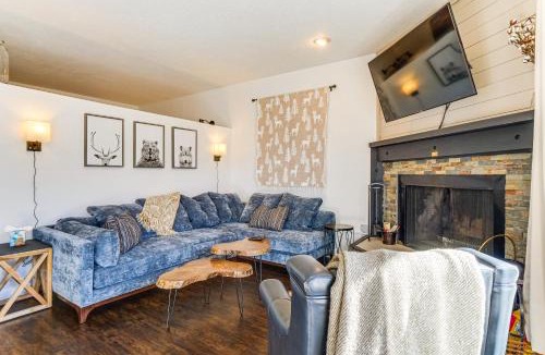 Lakeside Village House | 1 Mi to Keystone Resort: Mtn-View Family Escape!